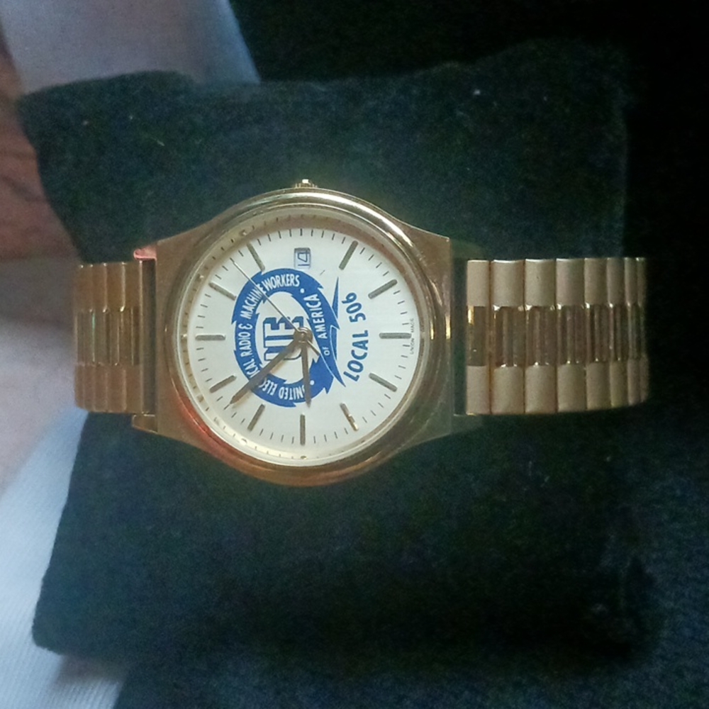 Vintage labor union UE united electrical workers local 506 men's gold watch